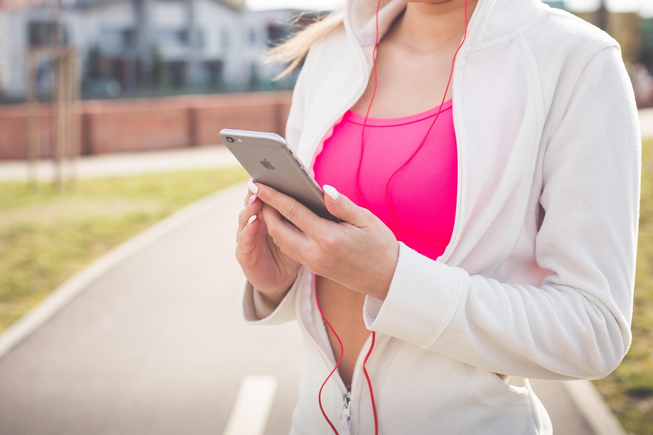 Hormones, Strength, And Womens Metabolic Recomposition.